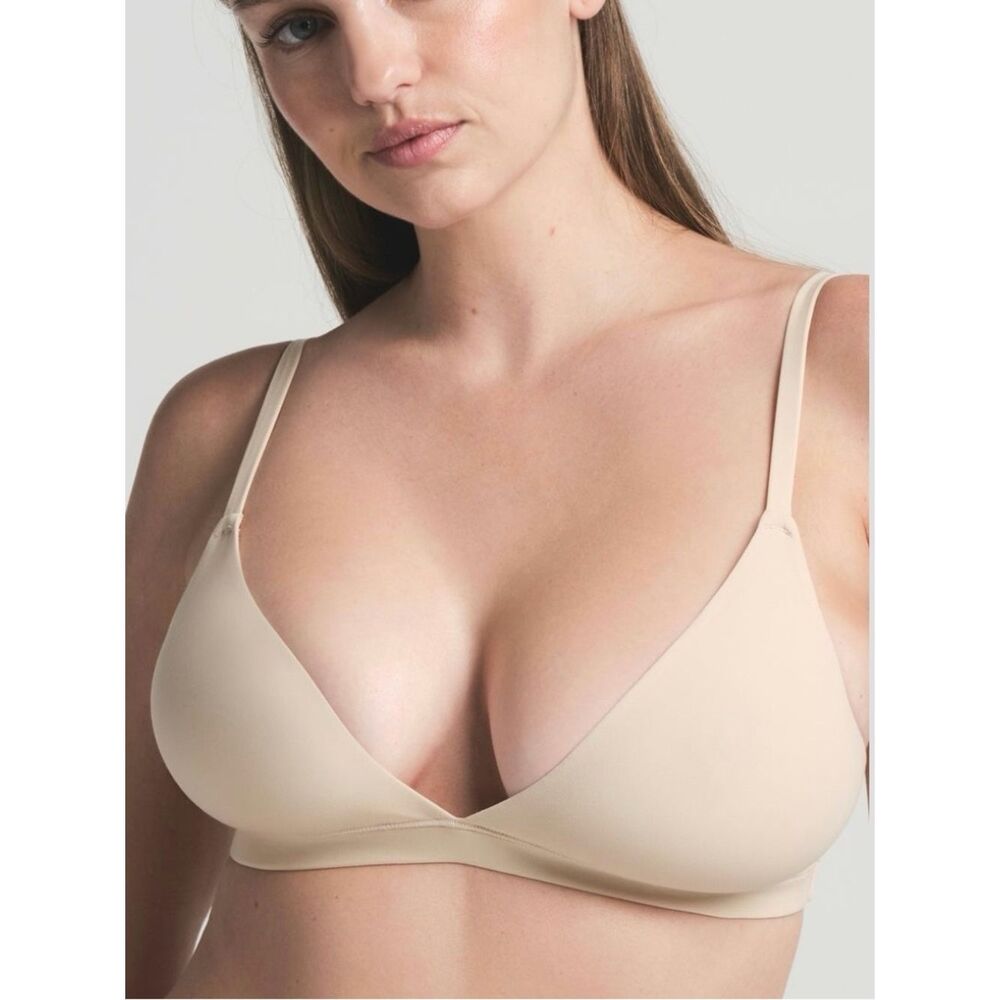 Skims Fits Everybody Triangle Bralette Sand (Beige/Nude) Medium - Picture 2 of 6